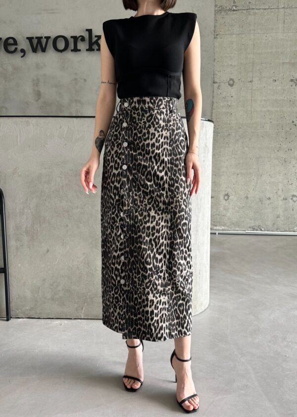 Önü Düğmeli Leopar Desenli Maxi Boy Etek - Görsel 2