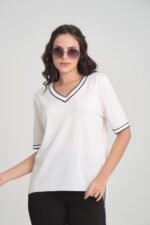 İnce Triko V Yaka Şeritli T-Shirt - Görsel 5