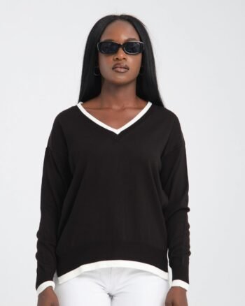 Siyah Şeritli V Yaka Yan Yırtmaç Detay Bluz Kazak