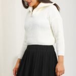 Beyaz Fermuarlı Dik Yaka Triko Crop Kazak