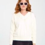 Beyaz V Yaka İşleme Detay Yumoş Kazak