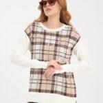 Beyaz Yırtmaç Detaylı Desenli Triko Kazak