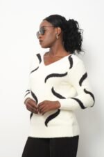 Camel V Yaka Desenli Tüylü Kazak - Görsel 2