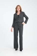 Gri Kısa Tek Düğmeli Ceket