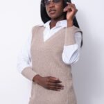 Bej V Yaka Örgü Süveter Gömlek