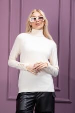 Krem Boğazlı Kol Düğme Detay Kazak