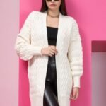 Beyaz Örgü Model Uzun Hırka