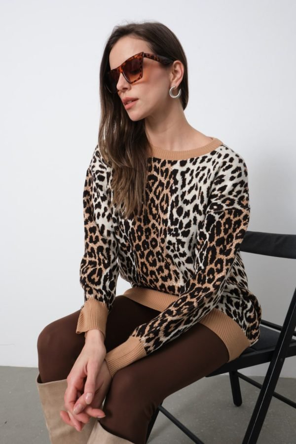 Beyaz Leopar Desenli Bisiklet Yaka Kazak - Görsel 2