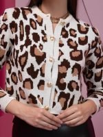 Beyaz Leopar Desenli Triko Hırka - Görsel 3