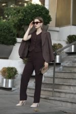 Kahverengi Blazer Ceket Yelek ve Pantolon Takım - Görsel 4