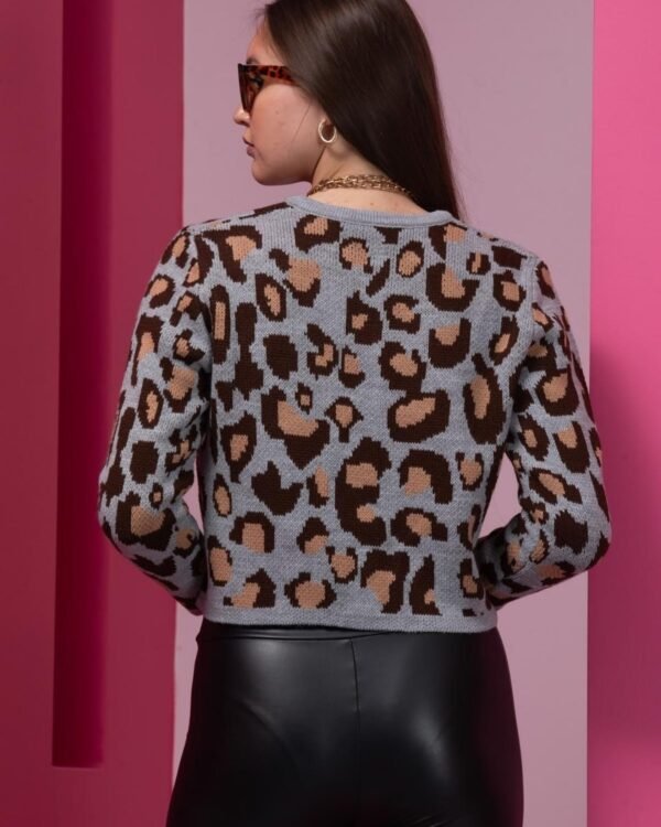 Gri Leopar Desenli Triko Hırka - Görsel 3
